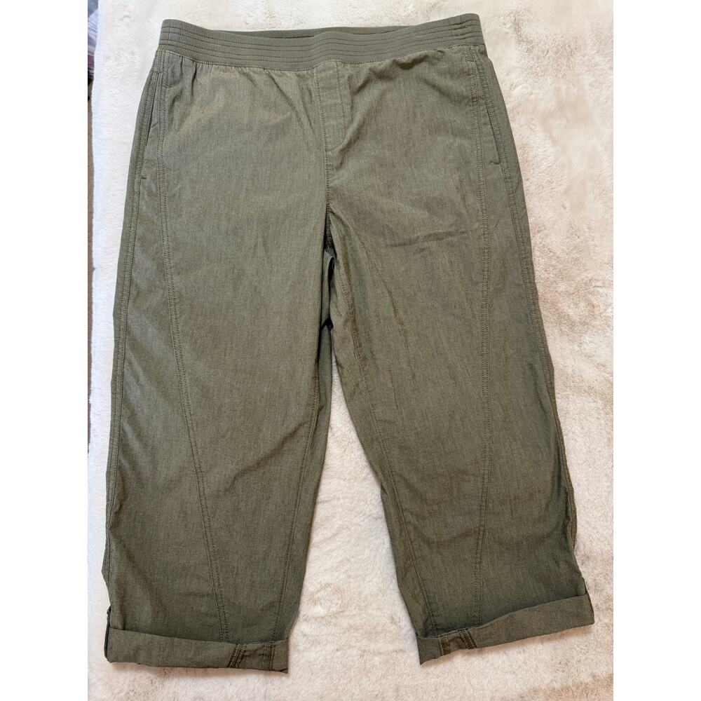 Chico’s Olive Green Cuff Utility Crop Capri Pants Size 2 (12/L) Breathable